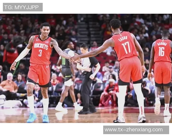 2019年火箭队与开拓者队激战回顾精彩瞬间与球员表现分析 2019年火箭队与开拓者队激战回顾精彩瞬间与球员表现分析